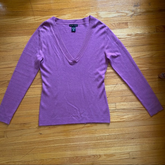 NEW YORK & COMPANY PURPLE V-NECK SWEATER - Picture 1 of 3